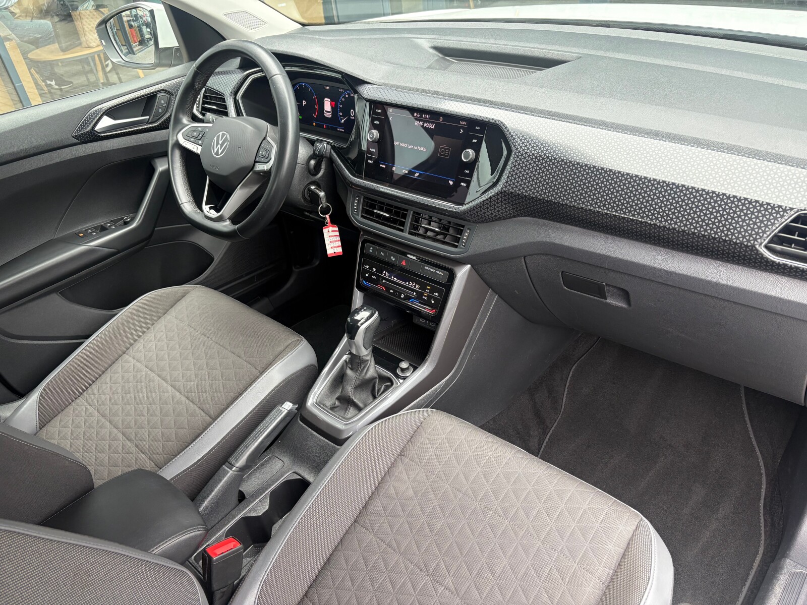 Volkswagen T-Cross - zdjęcie 15