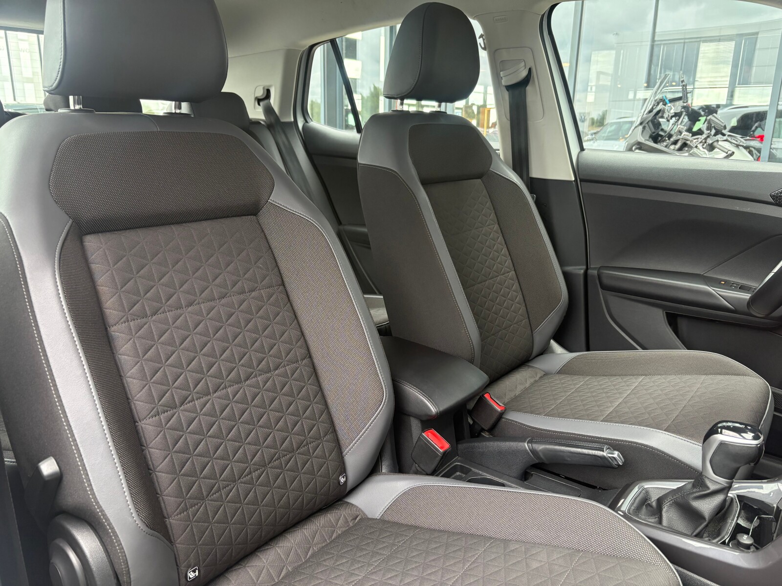 Volkswagen T-Cross - zdjęcie 16