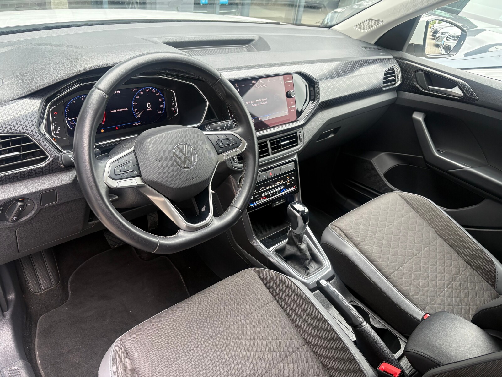 Volkswagen T-Cross - zdjęcie 11