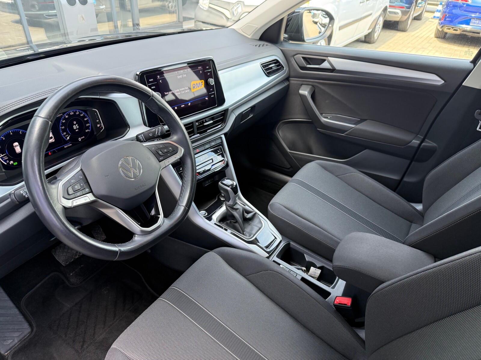 Volkswagen T-Roc - zdjęcie 11