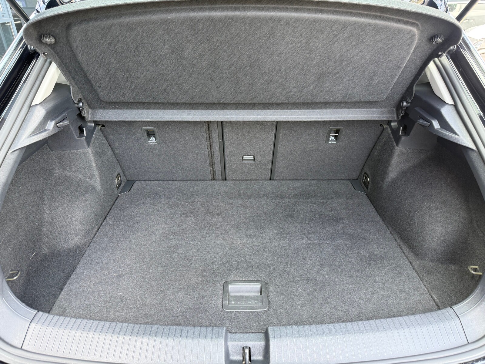 Volkswagen T-Roc - zdjęcie 29