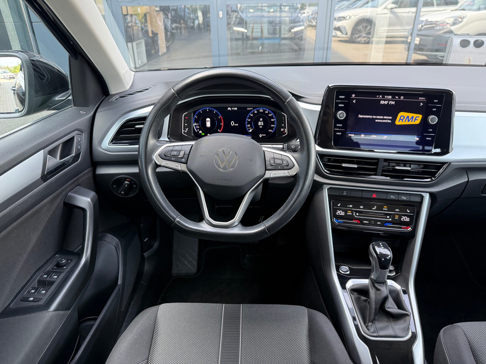Volkswagen T-Roc - zdjęcie 10