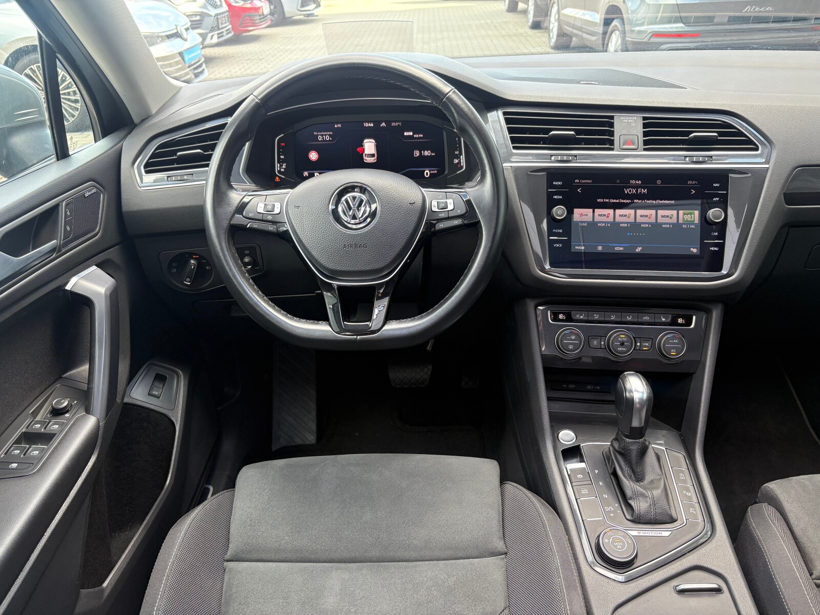 Volkswagen Tiguan Allspace - zdjęcie 10