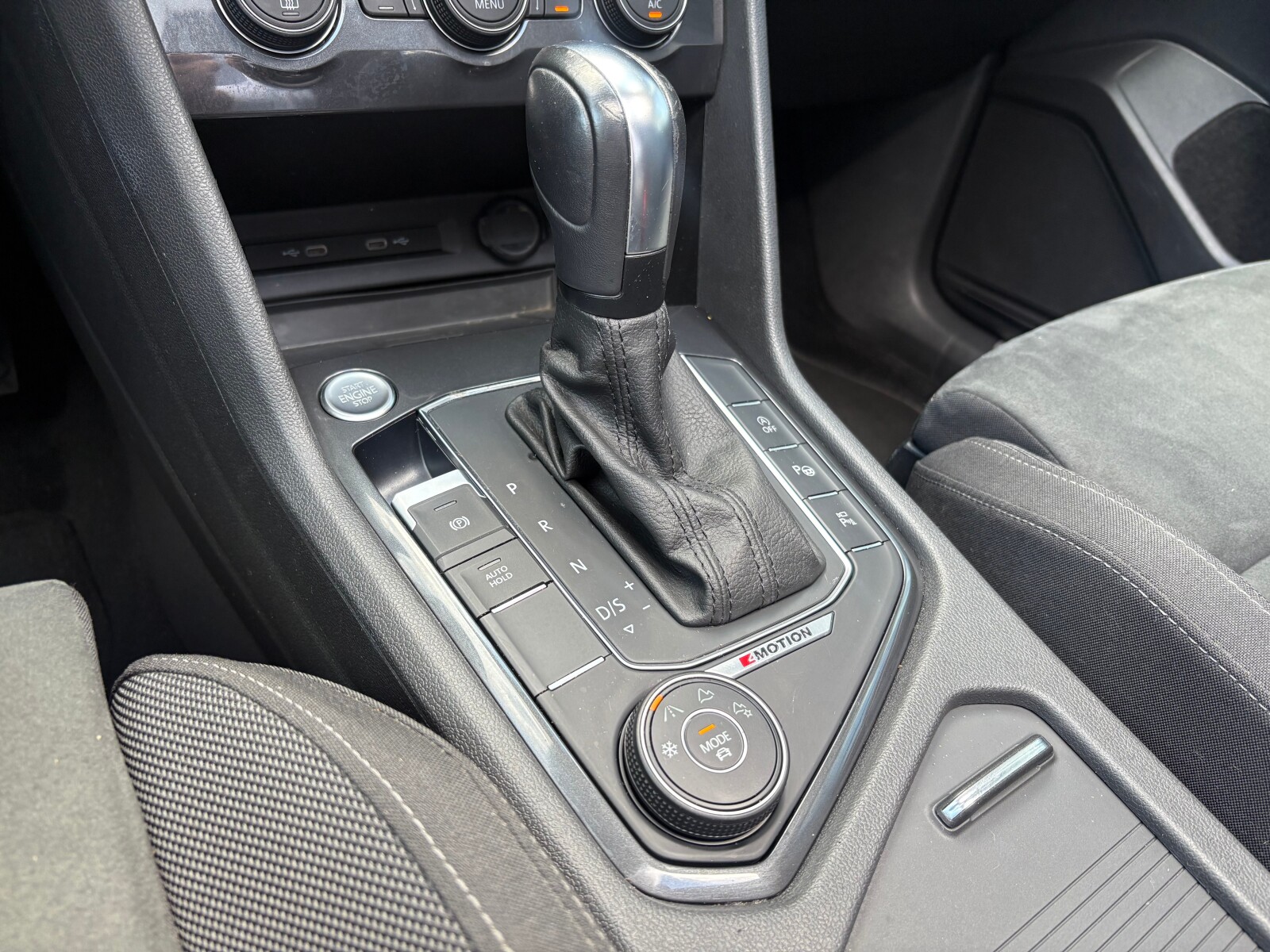 Volkswagen Tiguan Allspace - zdjęcie 30