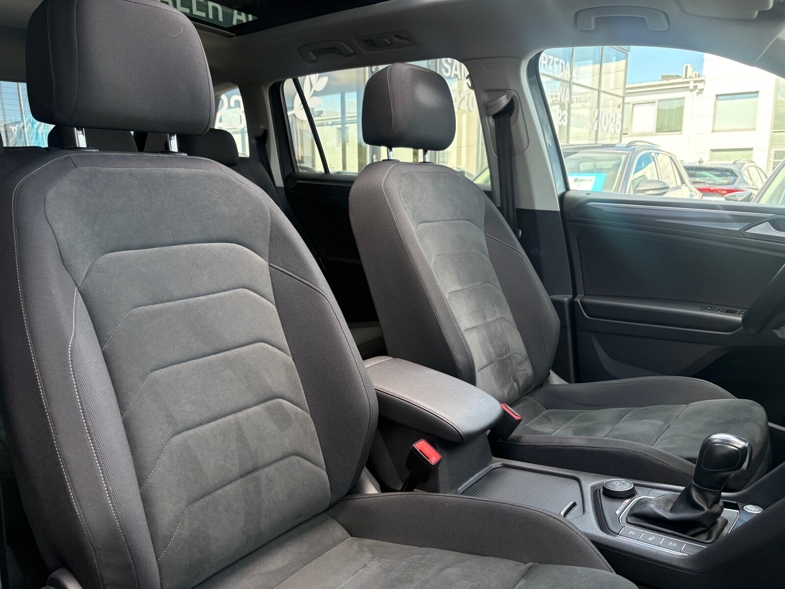 Volkswagen Tiguan Allspace - zdjęcie 18