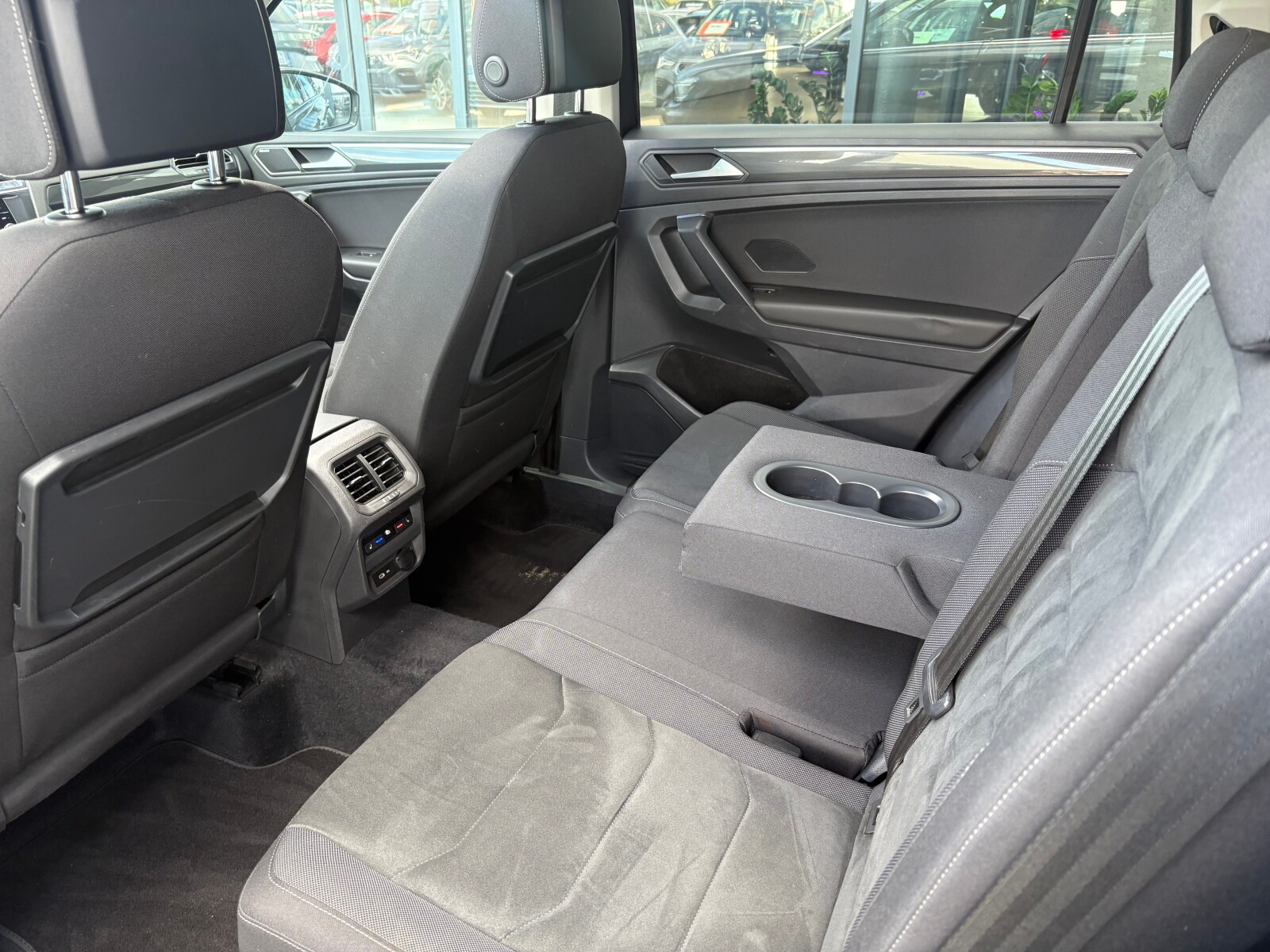 Volkswagen Tiguan Allspace - zdjęcie 15