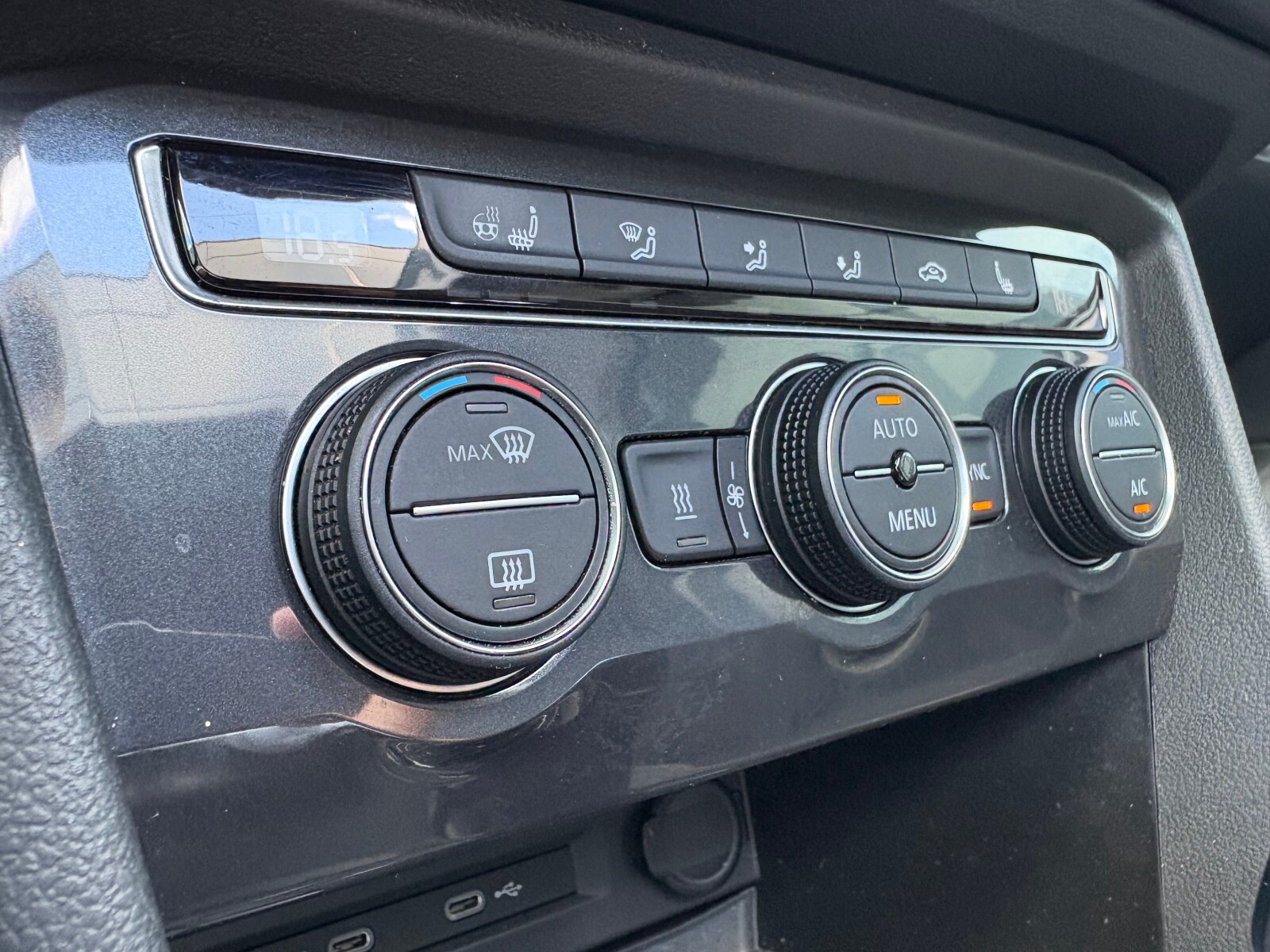 Volkswagen Tiguan Allspace - zdjęcie 31