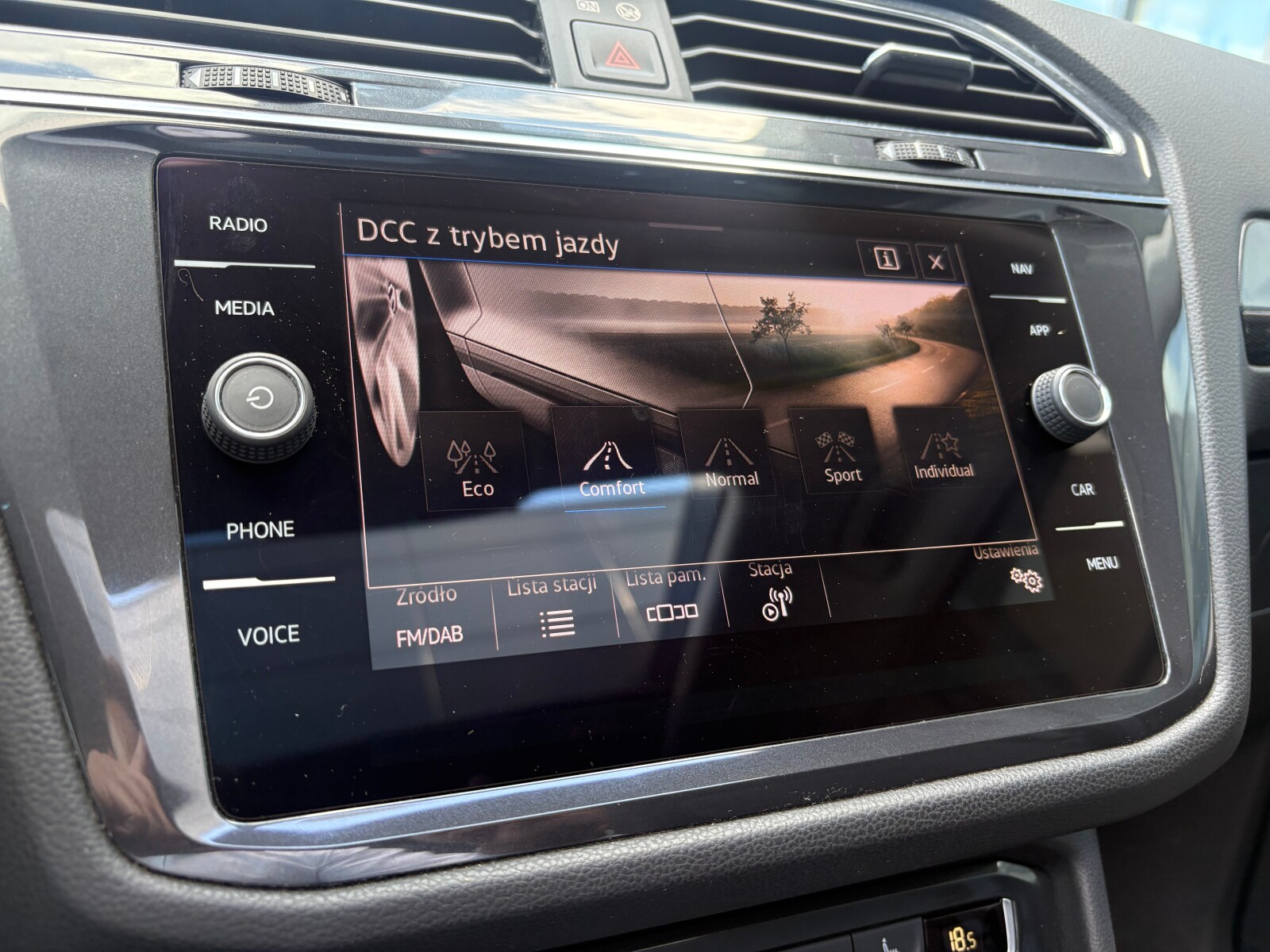 Volkswagen Tiguan Allspace - zdjęcie 34