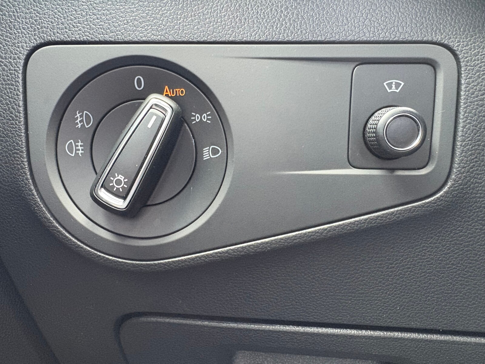 Volkswagen Tiguan Allspace - zdjęcie 29
