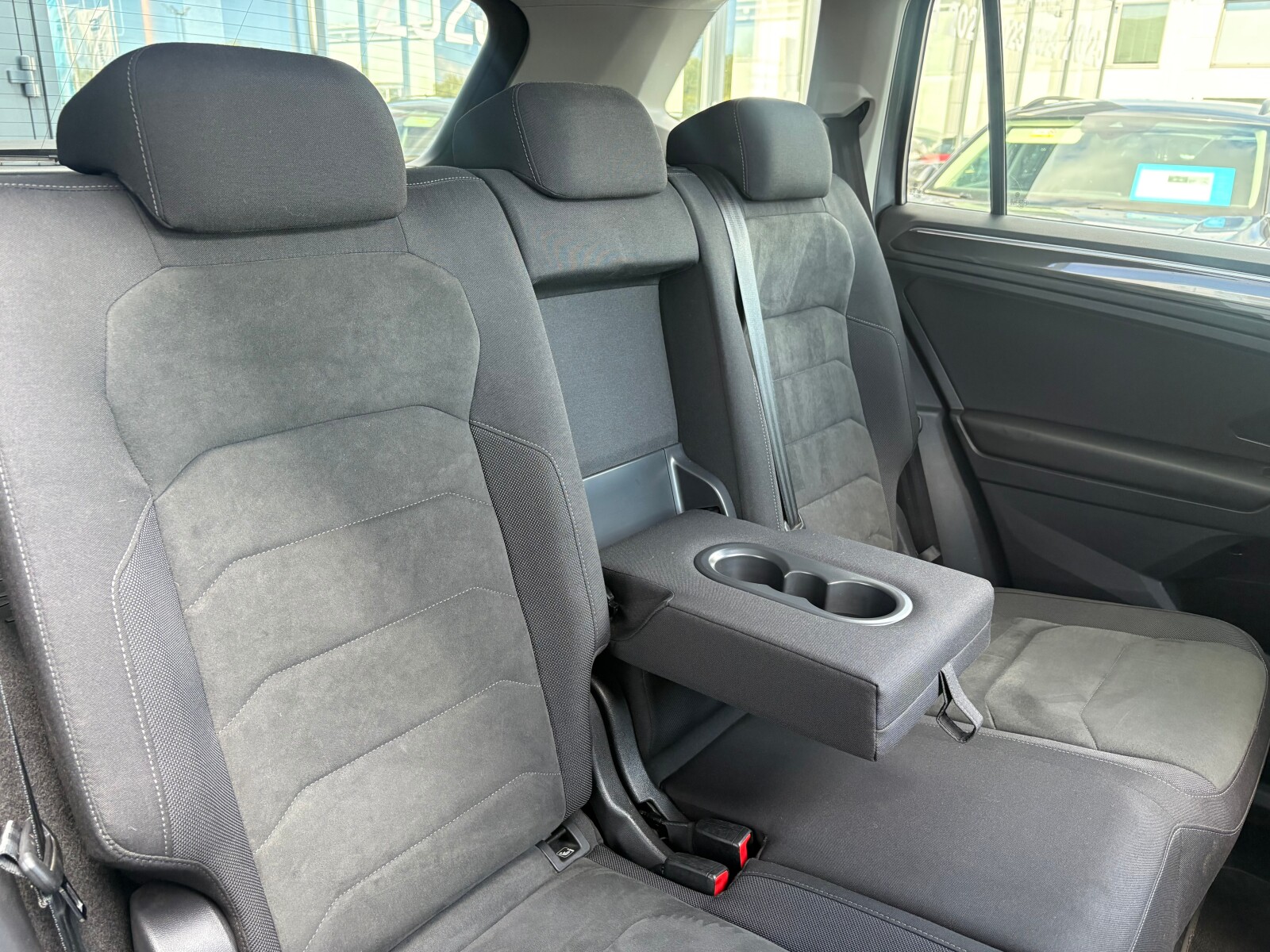 Volkswagen Tiguan Allspace - zdjęcie 16