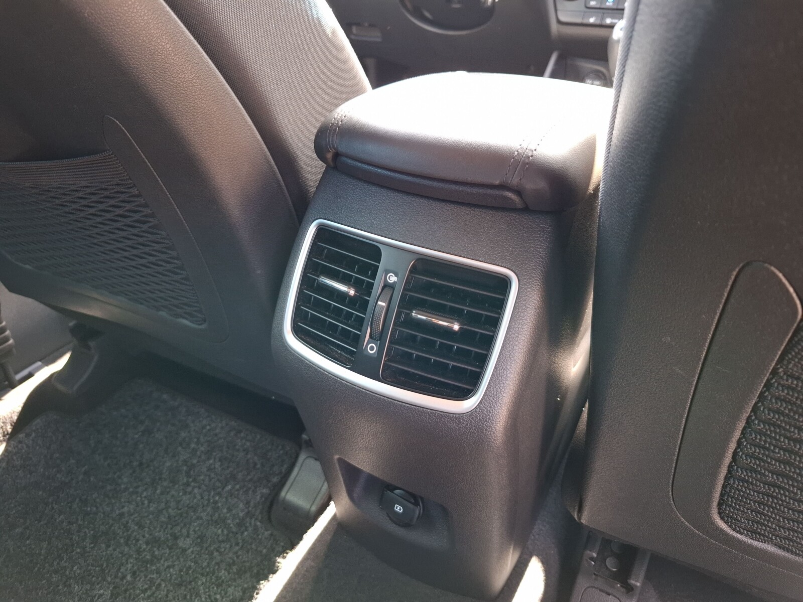 Hyundai Tucson - zdjęcie 15