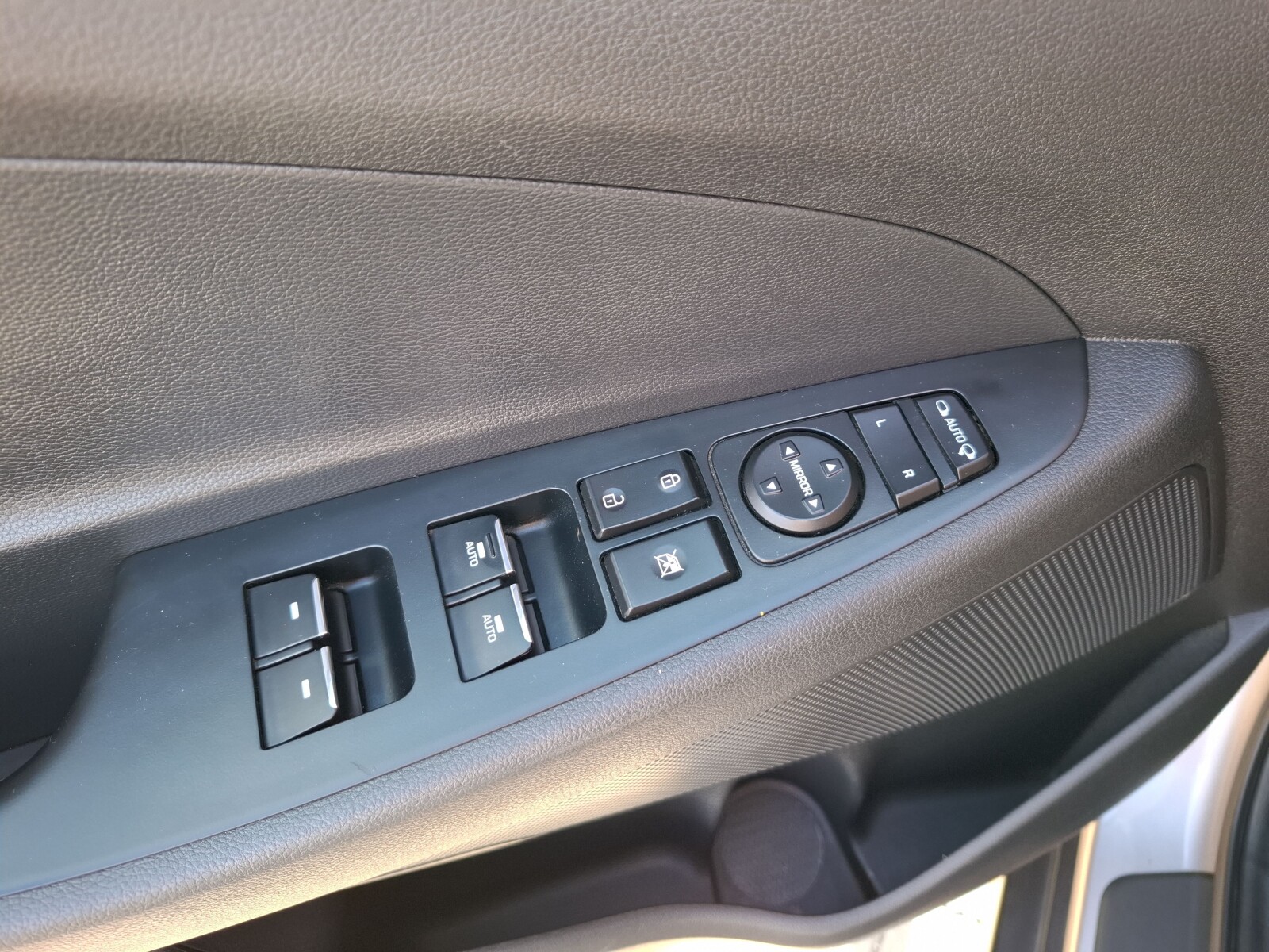 Hyundai Tucson - zdjęcie 18