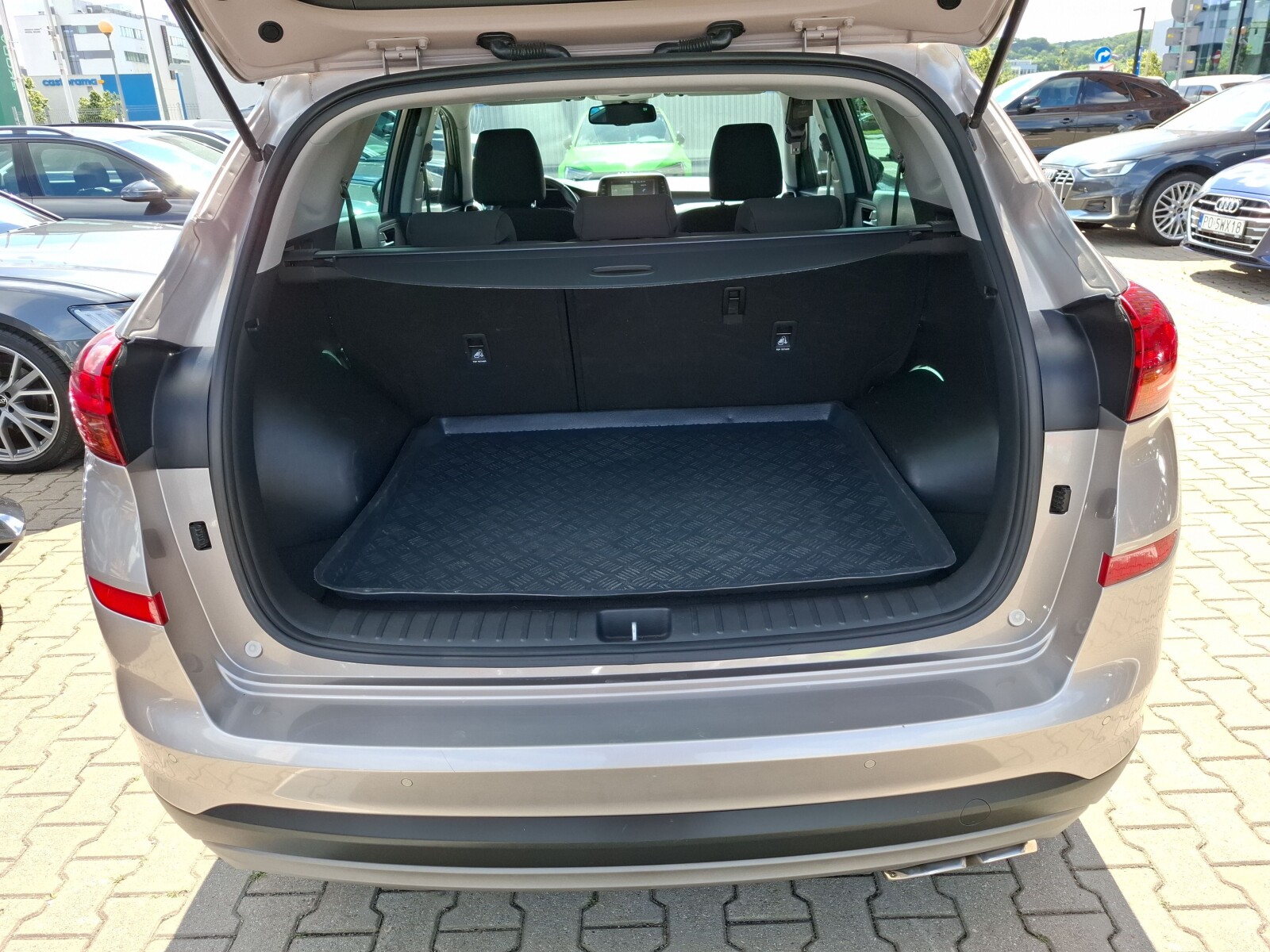 Hyundai Tucson - zdjęcie 9