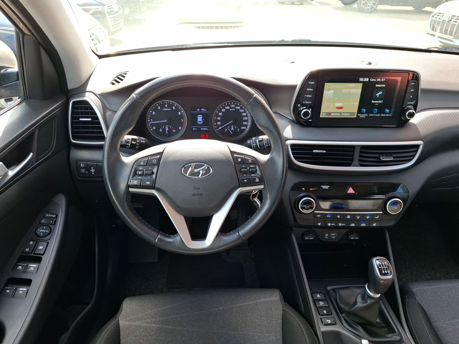 Hyundai Tucson - zdjęcie 12