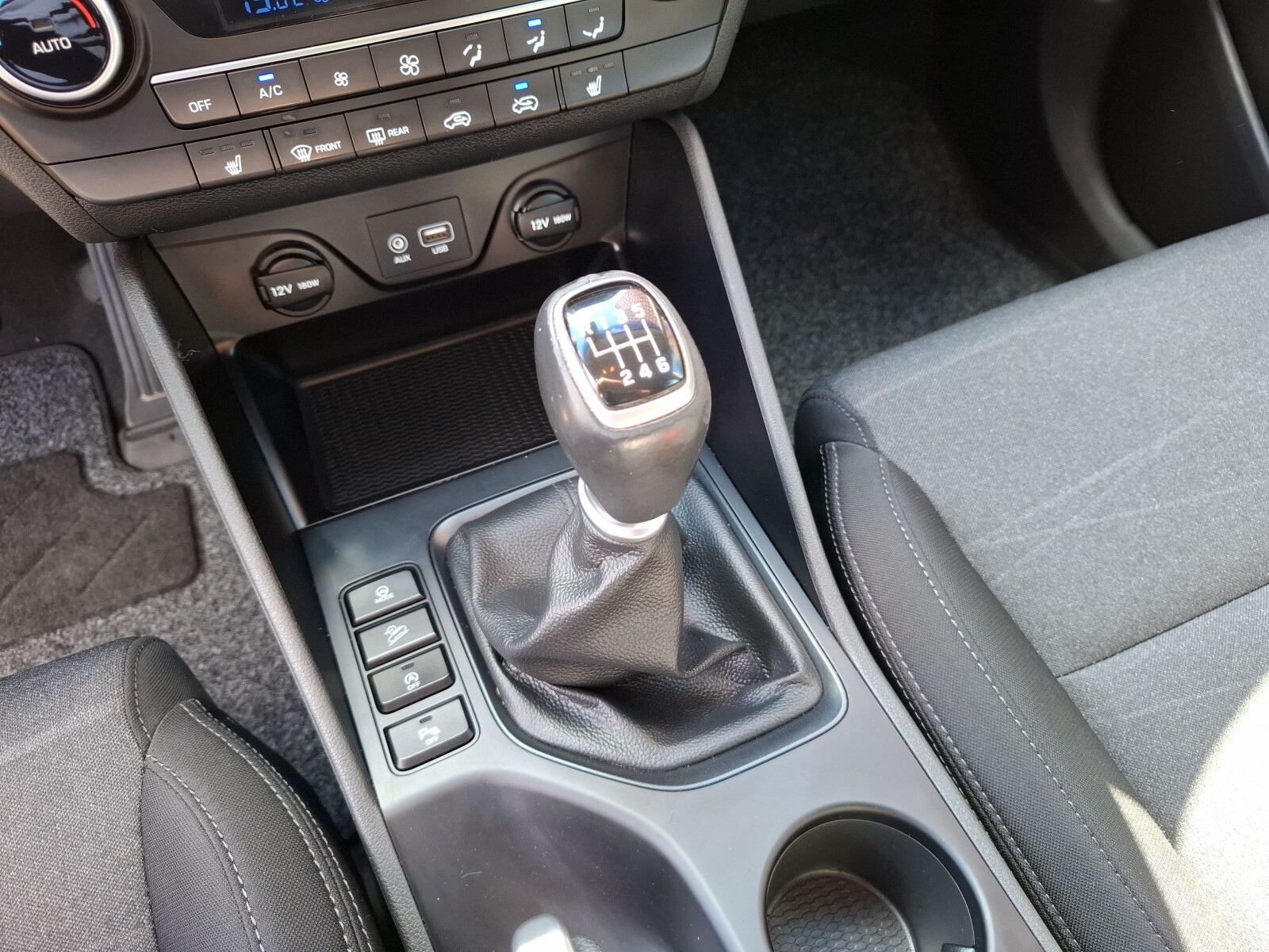 Hyundai Tucson - zdjęcie 17