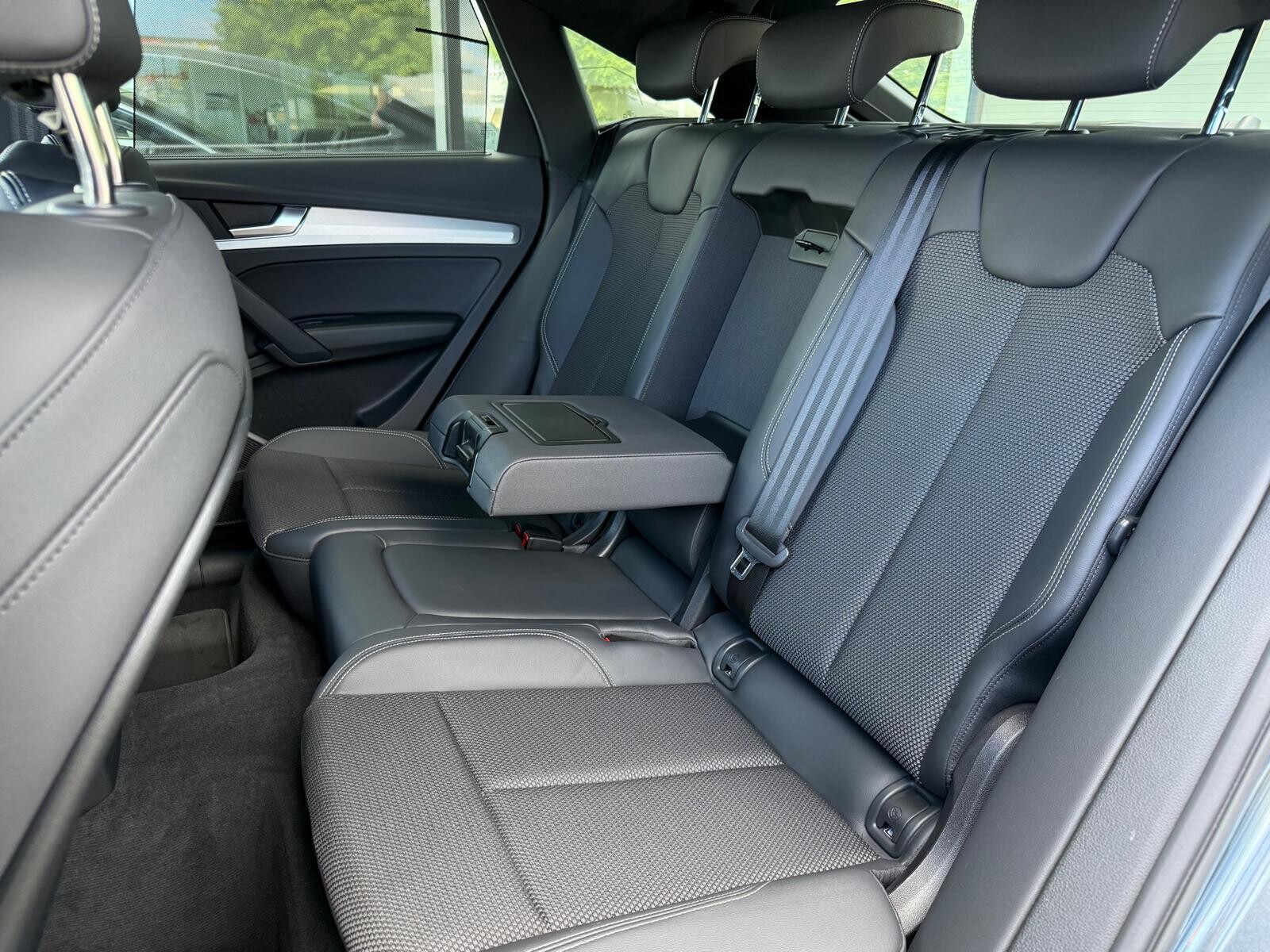 Audi Q5 Sportback TFSI e - zdjęcie 21