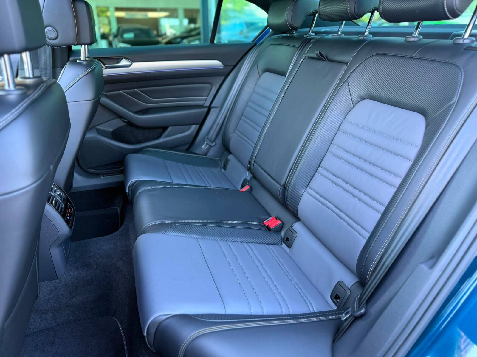 Volkswagen Passat - zdjęcie 27