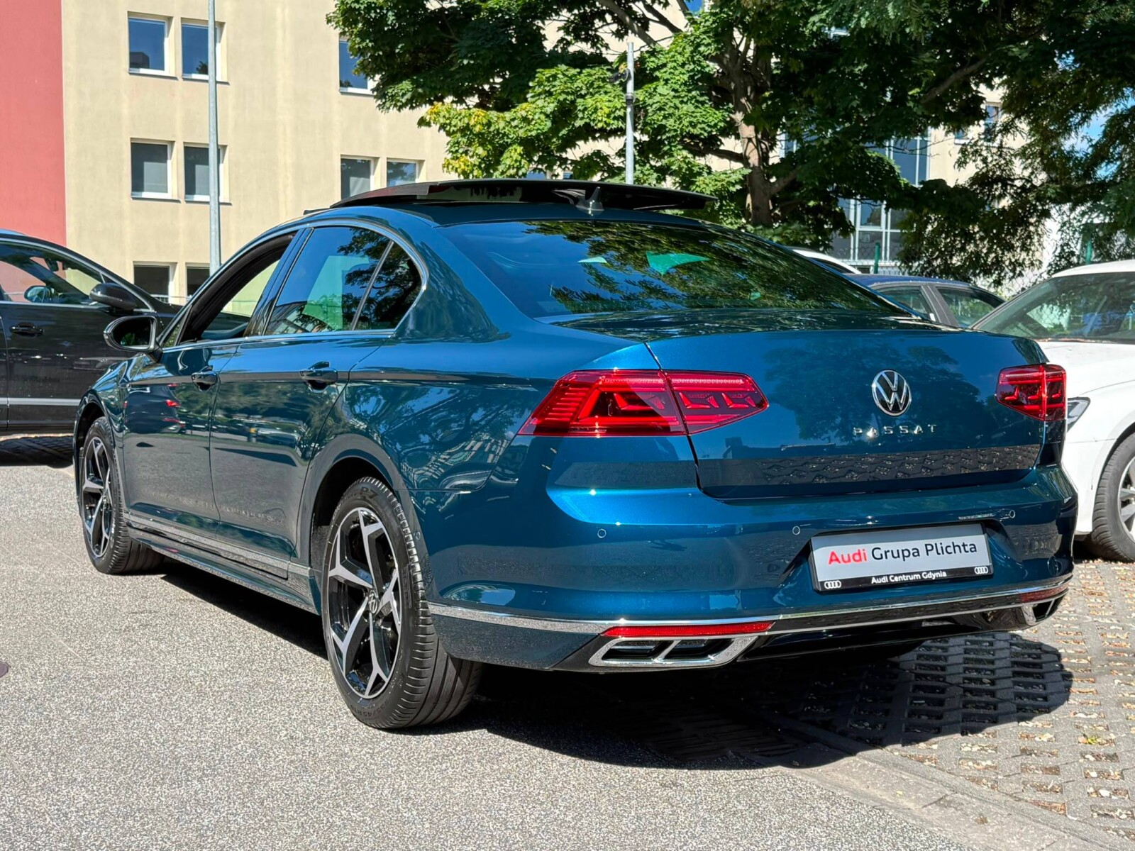 Volkswagen Passat - zdjęcie 34