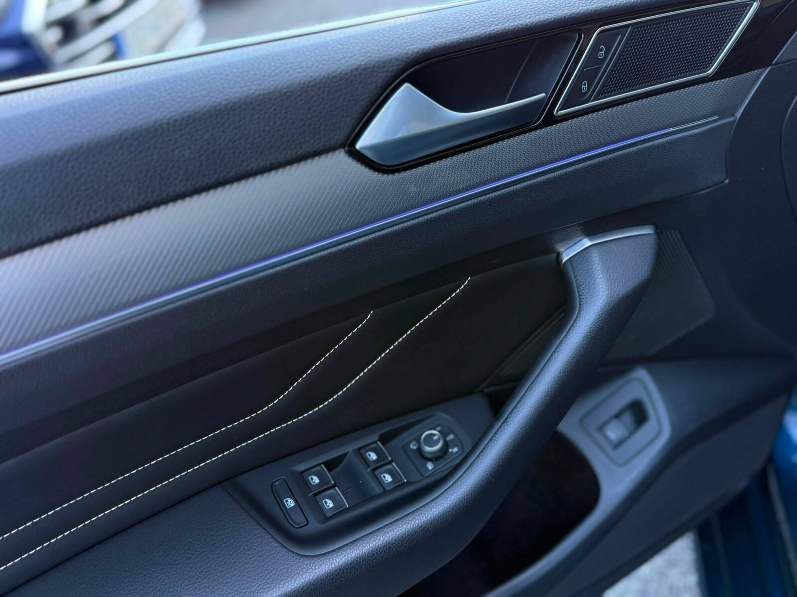 Volkswagen Passat - zdjęcie 28