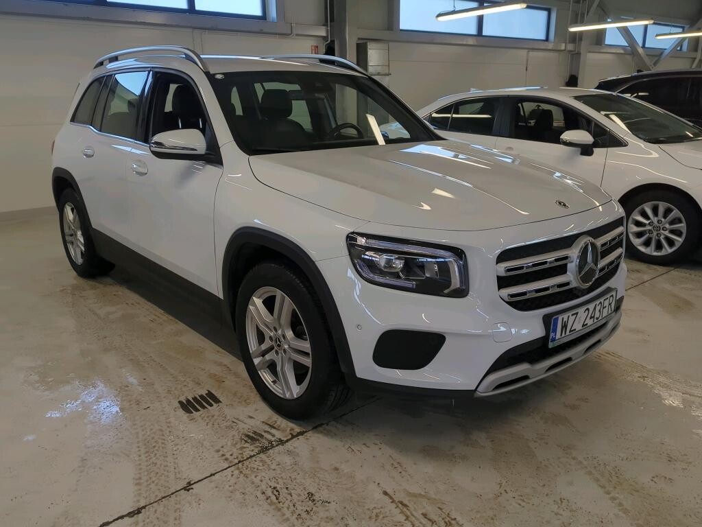 Mercedes-Benz GLB 200 - zdjęcie 4