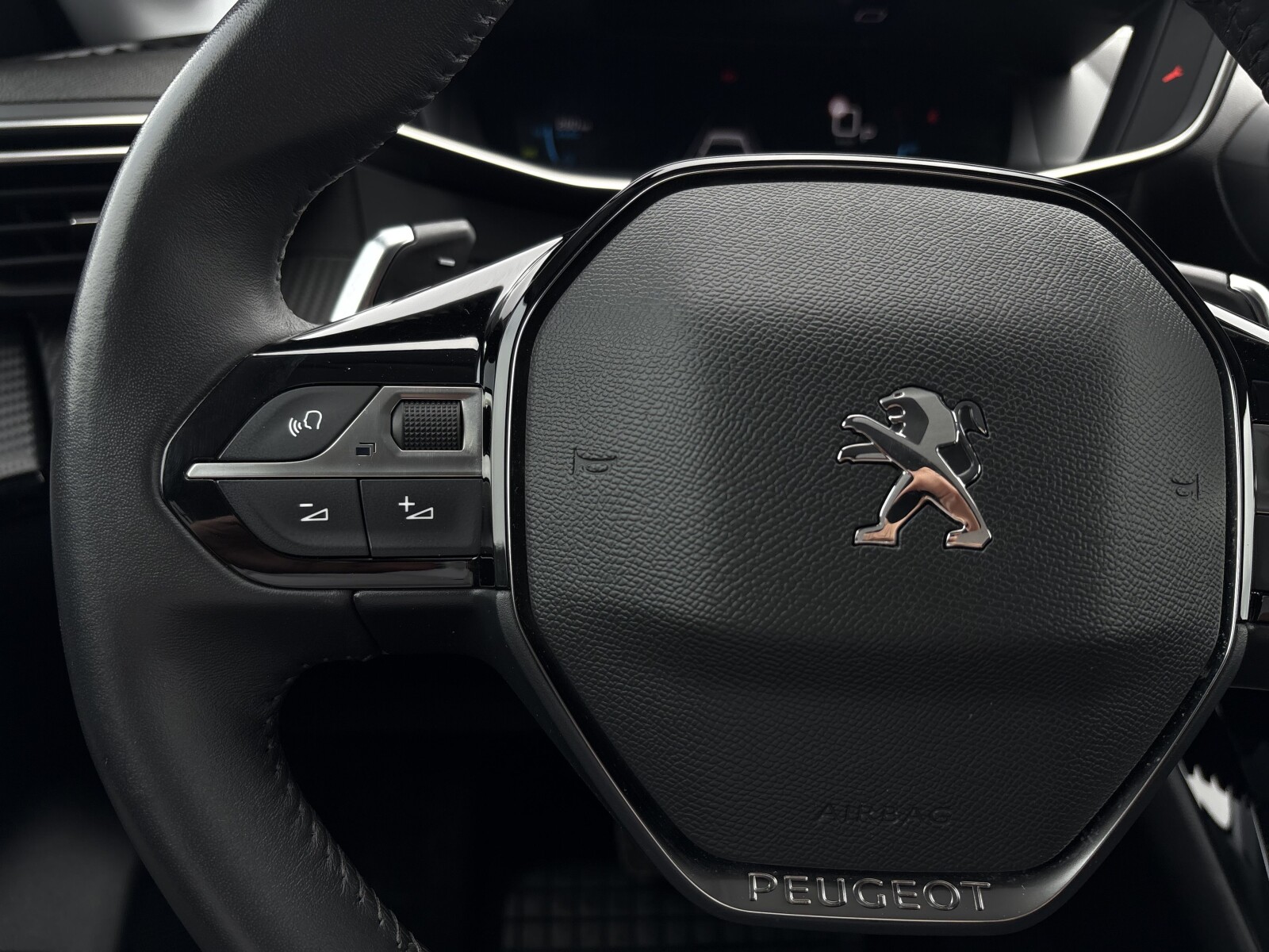 Peugeot 208 - zdjęcie 19