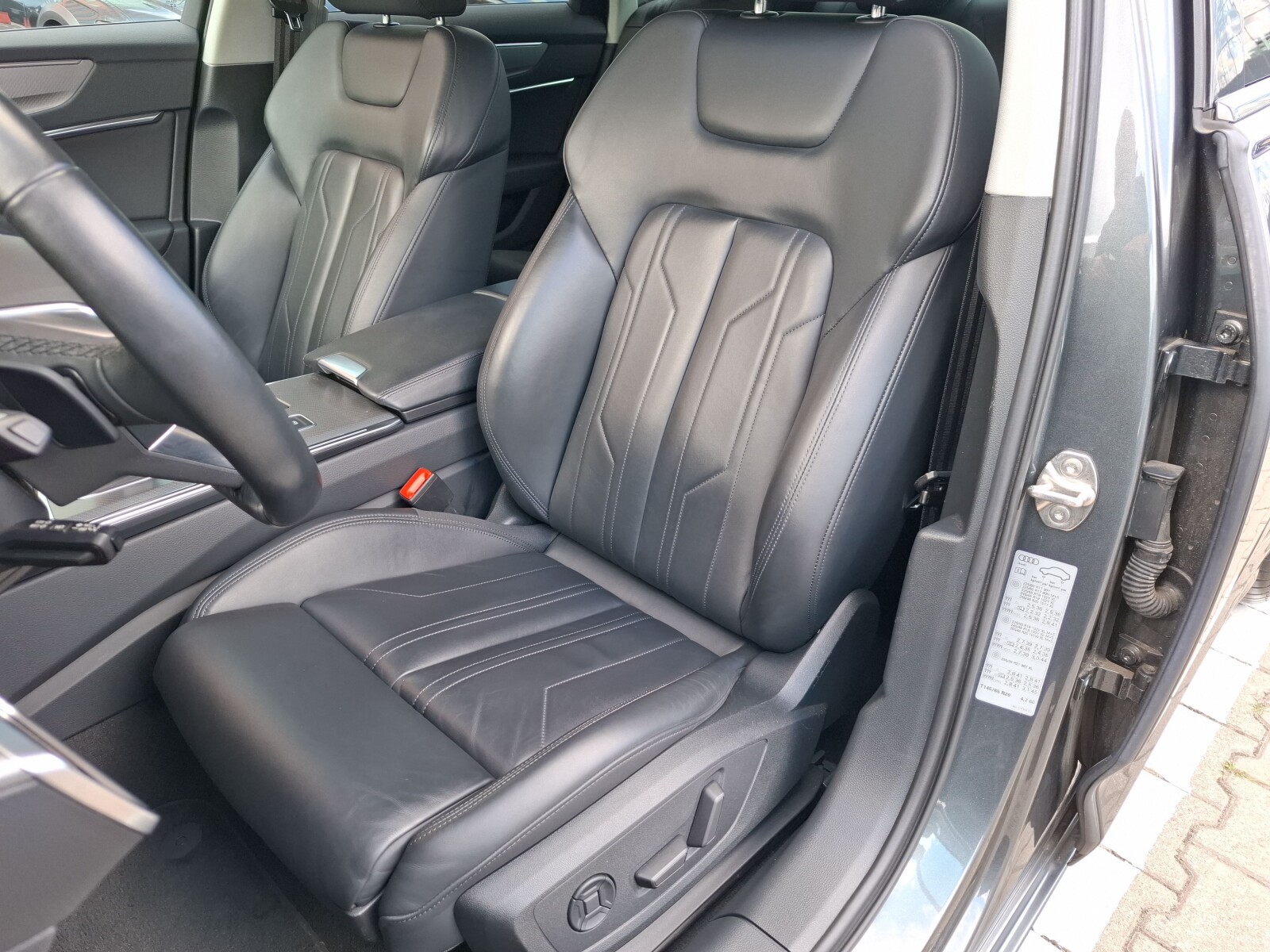 Audi A6 Limousine - zdjęcie 18