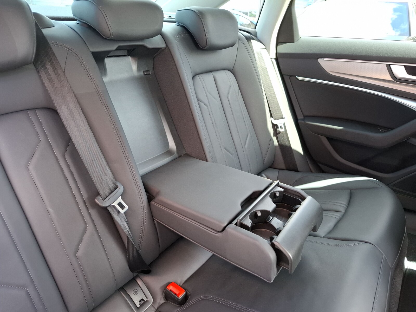 Audi A6 Limousine - zdjęcie 15