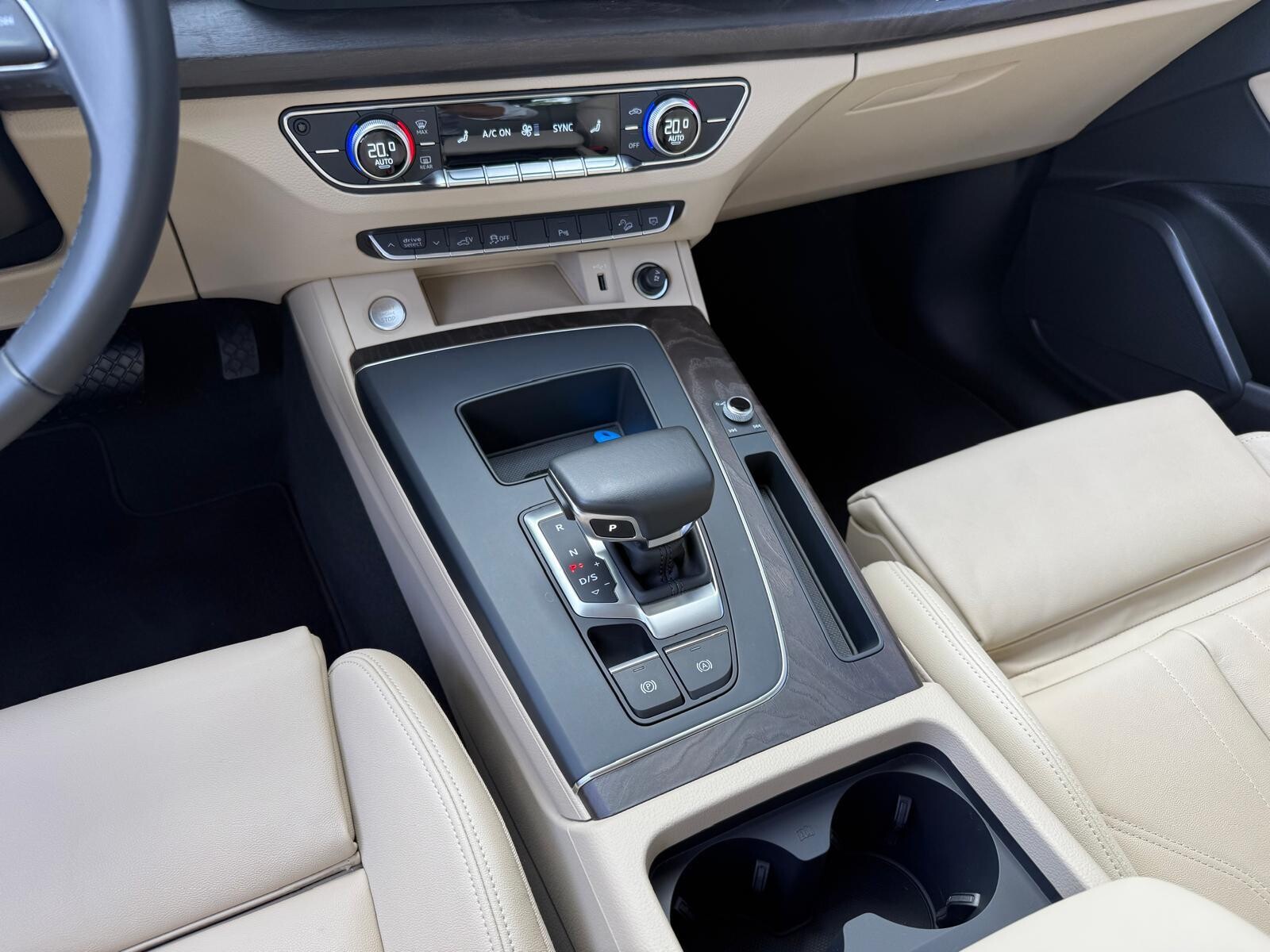 Audi Q5 TFSI e - zdjęcie 23