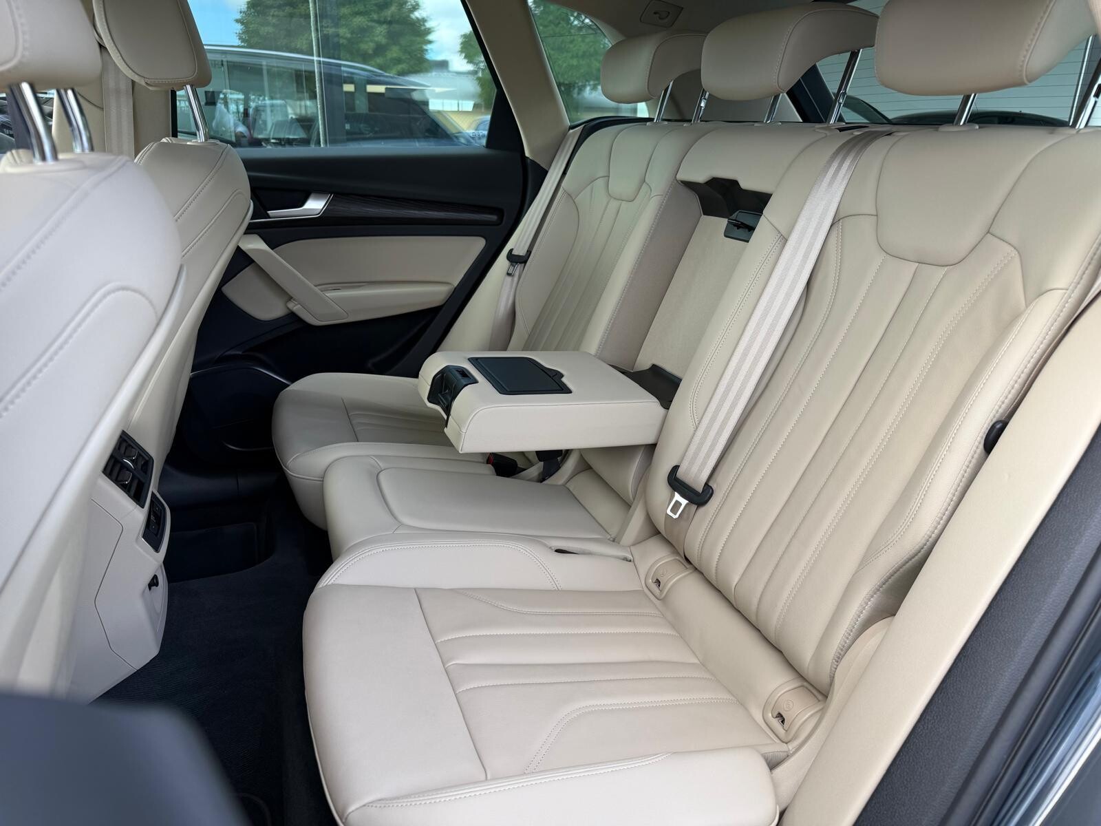 Audi Q5 TFSI e - zdjęcie 16