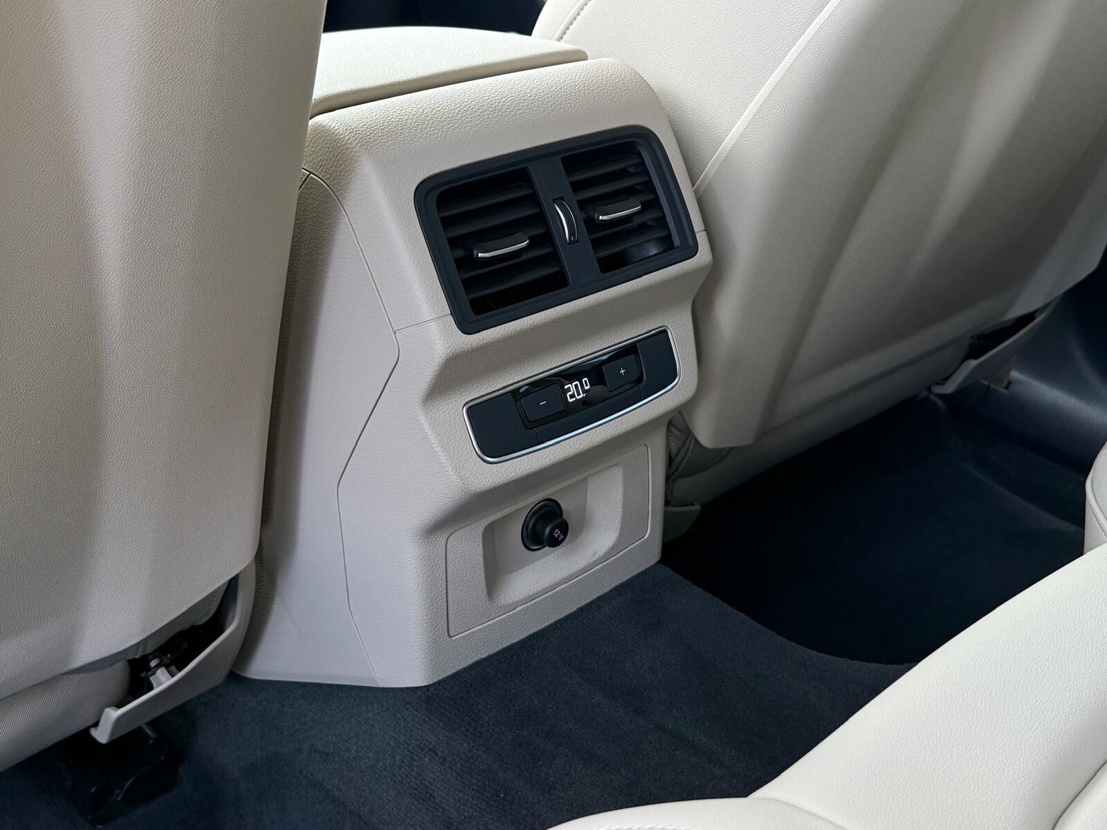 Audi Q5 TFSI e - zdjęcie 15
