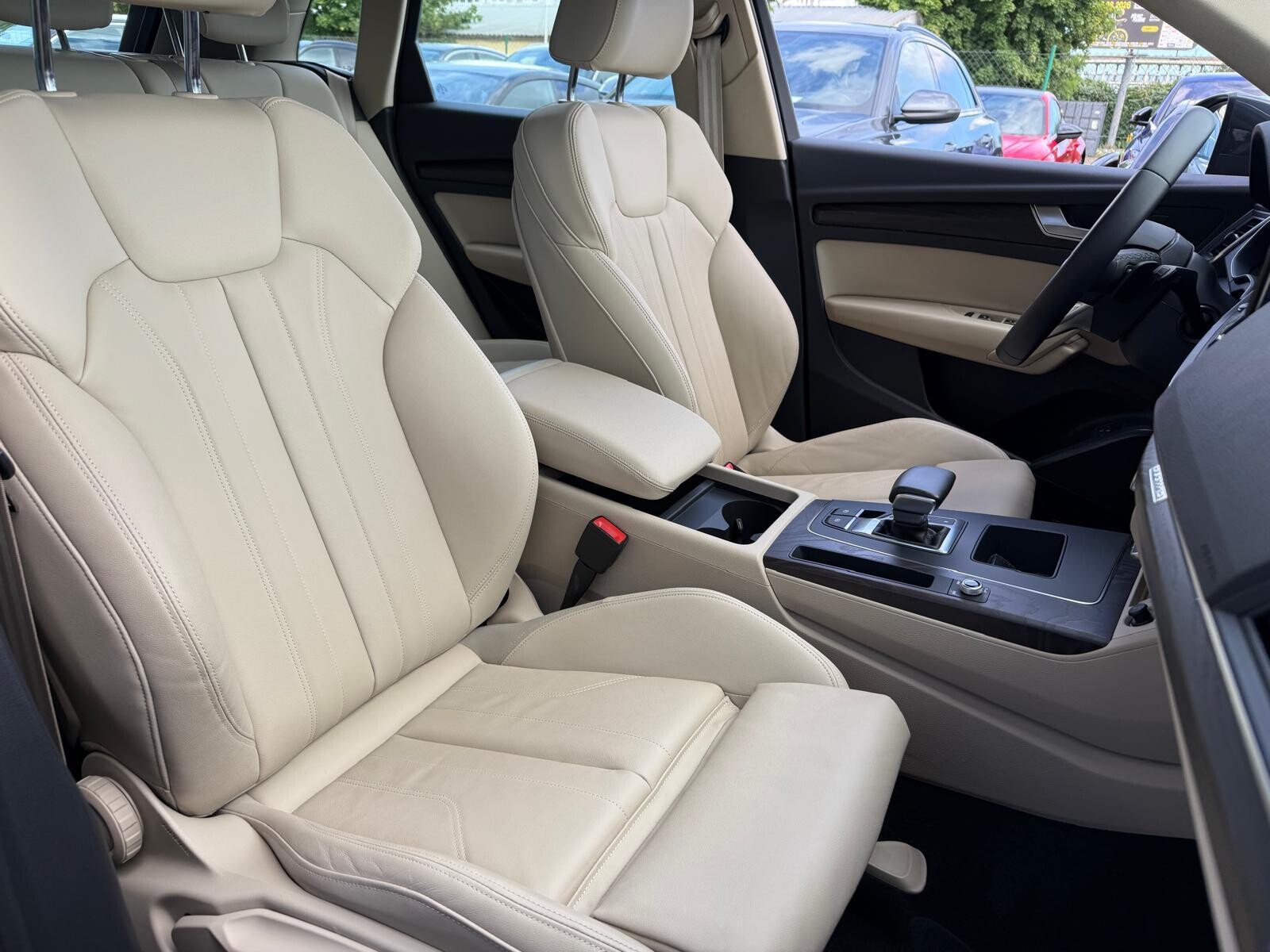 Audi Q5 TFSI e - zdjęcie 21
