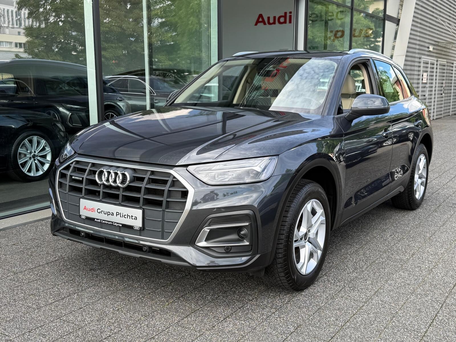 Audi Q5 TFSI e - zdjęcie 9