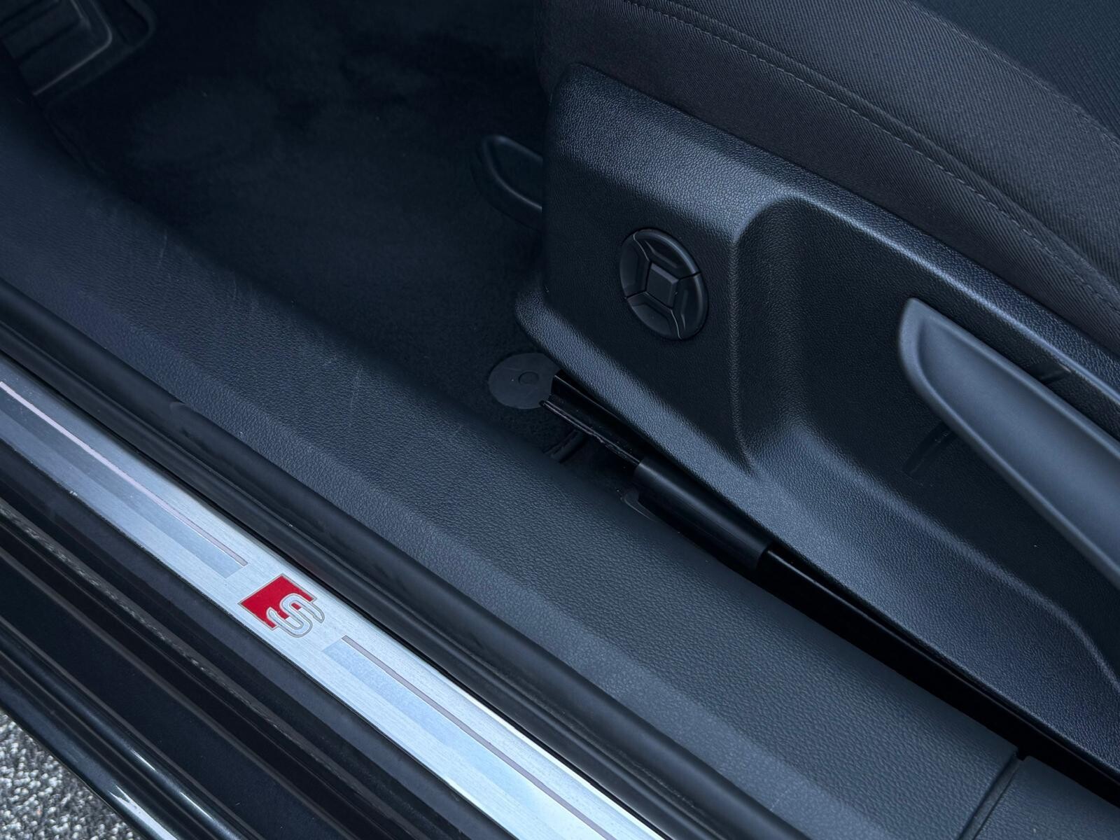 Audi A6 Avant - zdjęcie 15