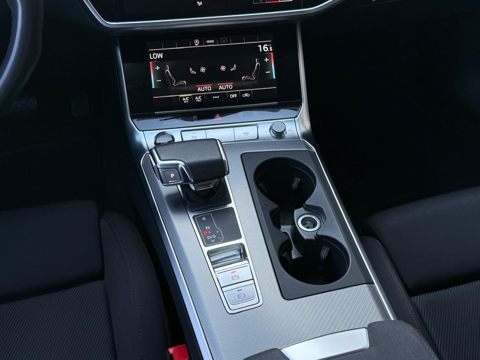 Audi A6 Avant - zdjęcie 23