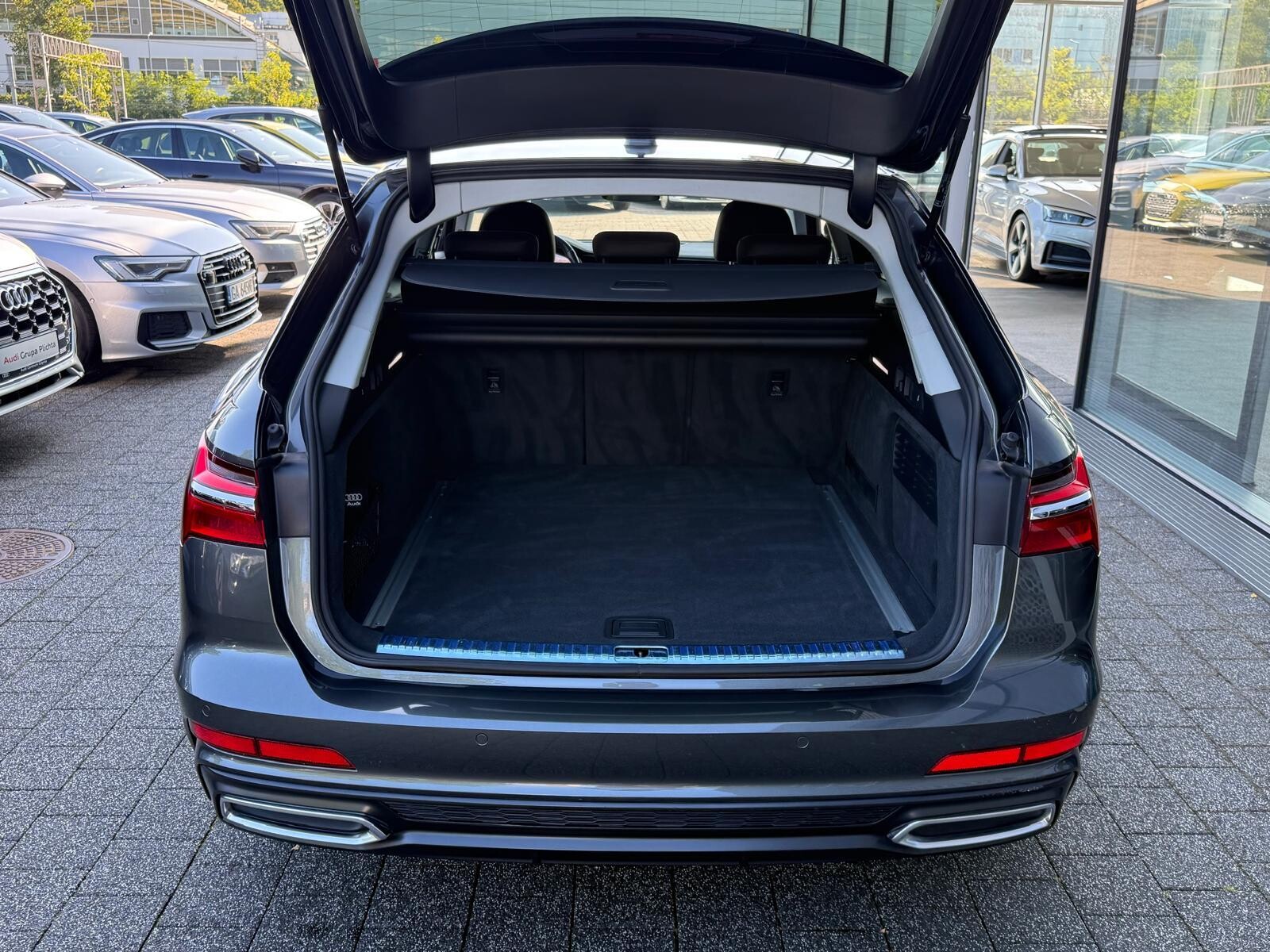 Audi A6 Avant - zdjęcie 18