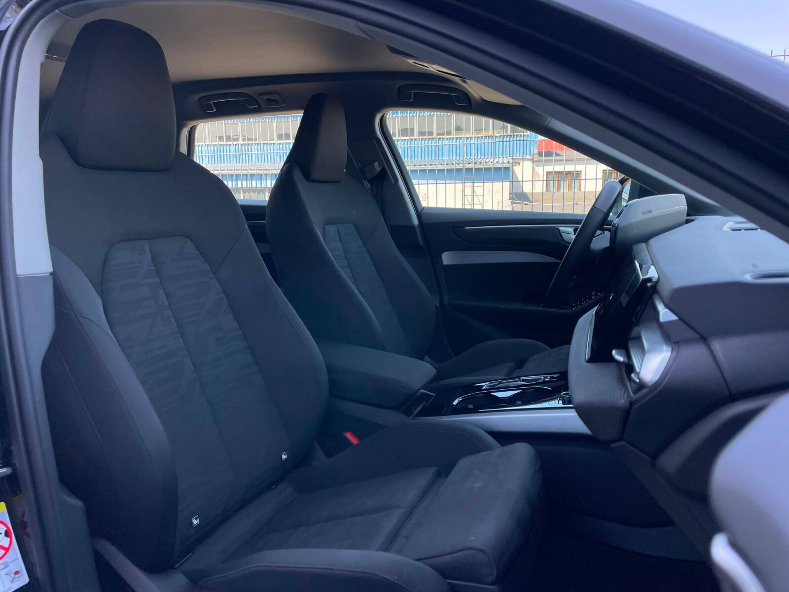 Audi A6 Avant - zdjęcie 23