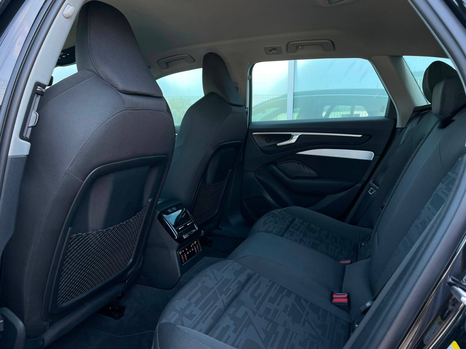 Audi A6 Avant - zdjęcie 11
