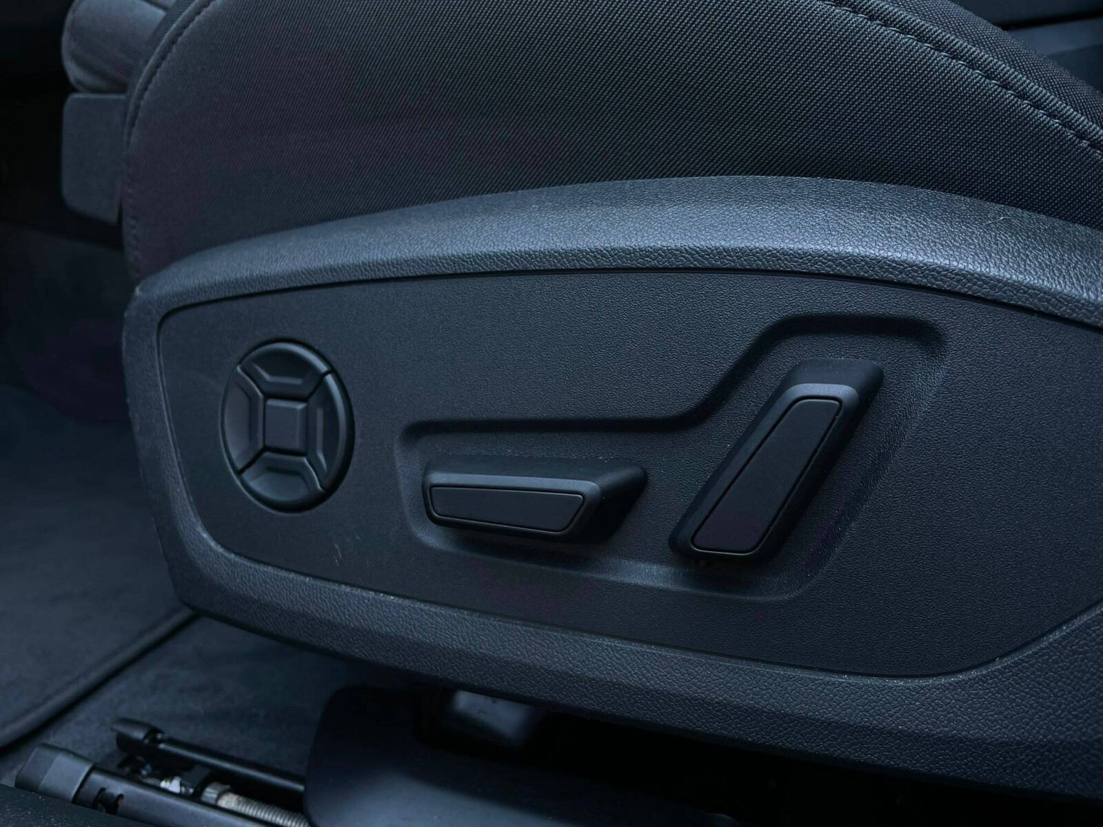 Audi A6 Avant - zdjęcie 19