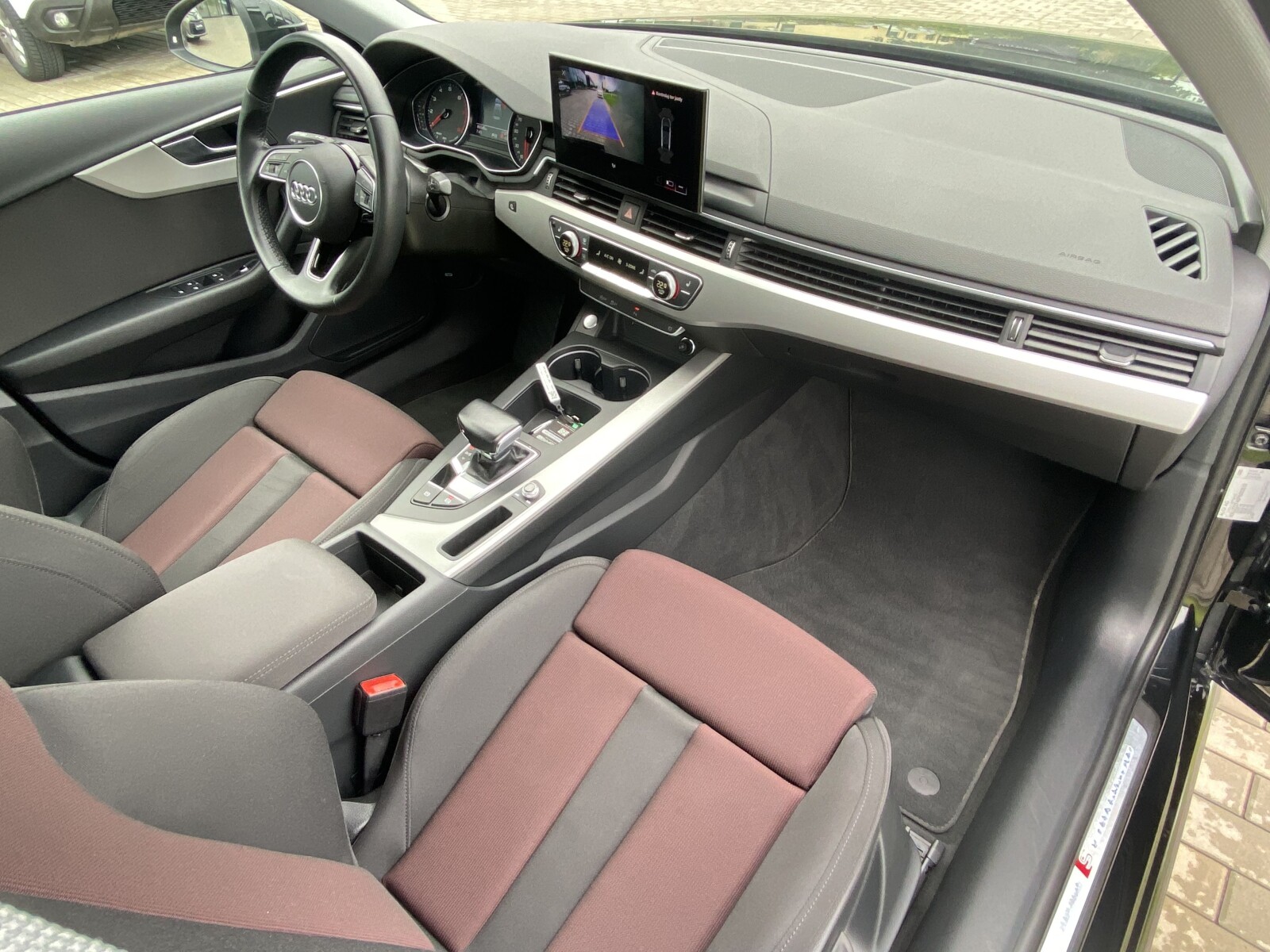 Audi A4 Limousine - zdjęcie 17