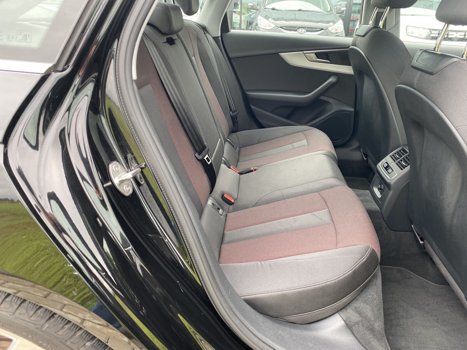 Audi A4 Limousine - zdjęcie 14