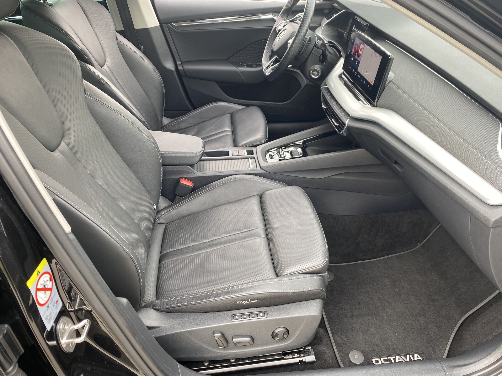 Škoda Octavia Combi - zdjęcie 15