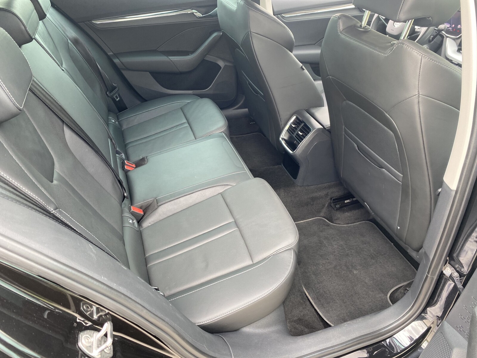 Škoda Octavia Combi - zdjęcie 14