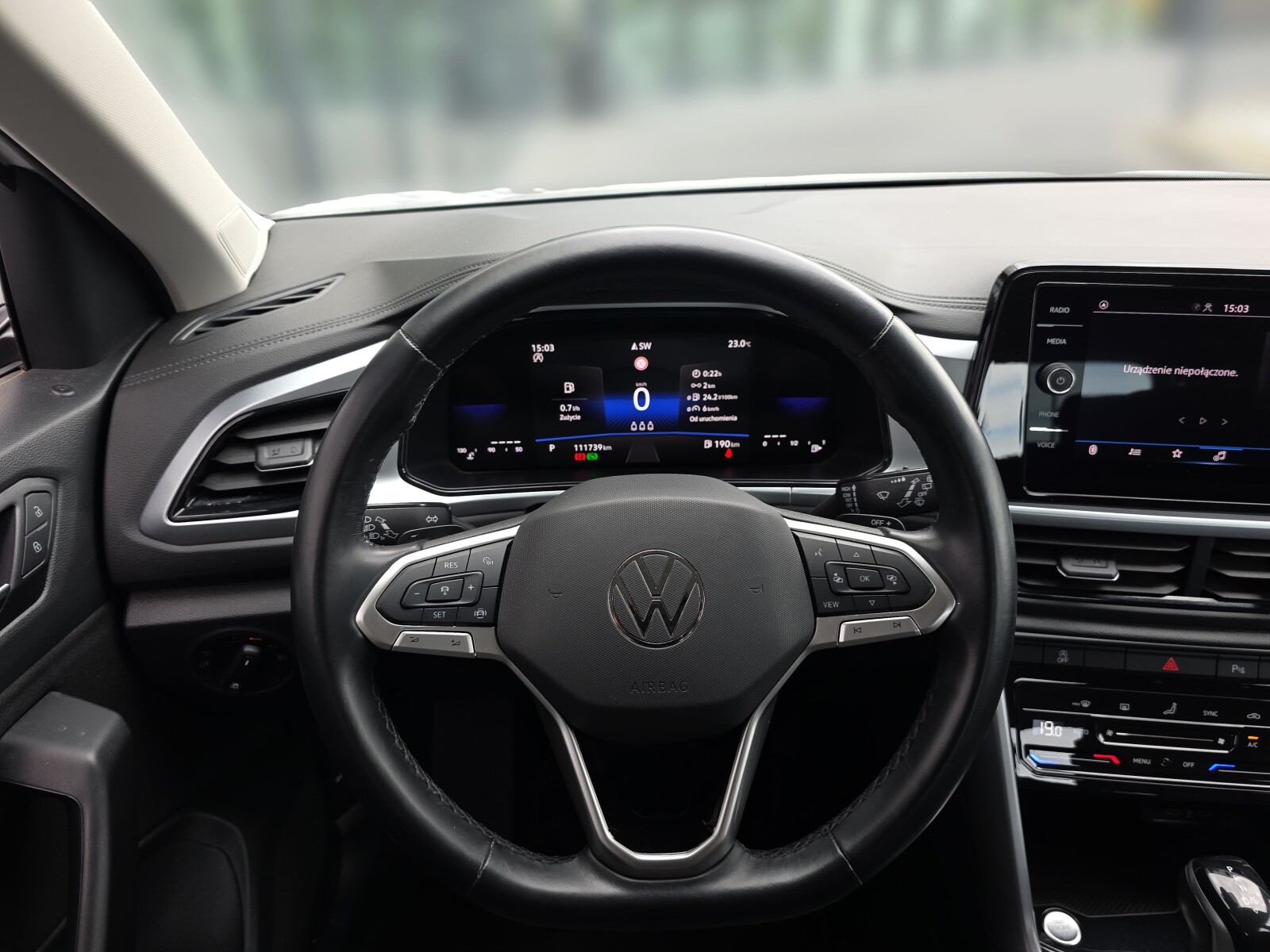 Volkswagen T-Roc - zdjęcie 12