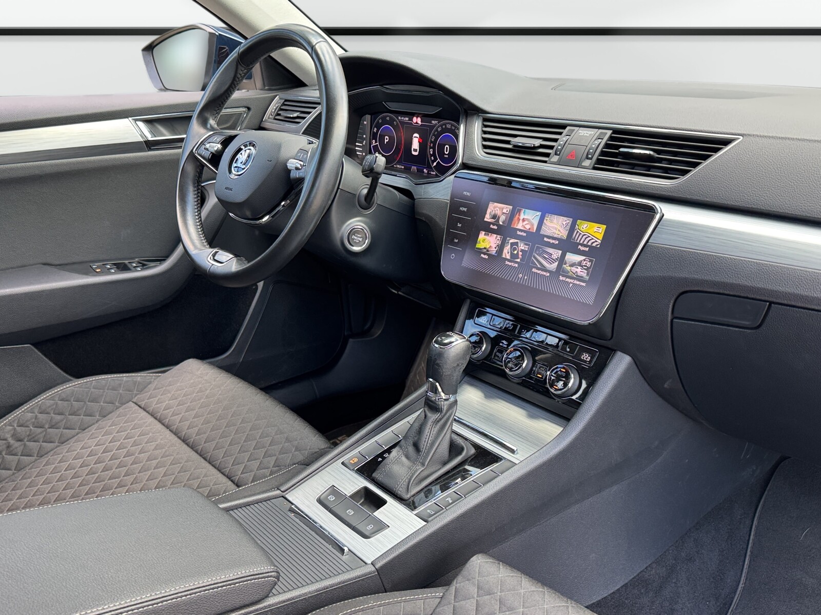 Škoda Superb Combi - zdjęcie 19
