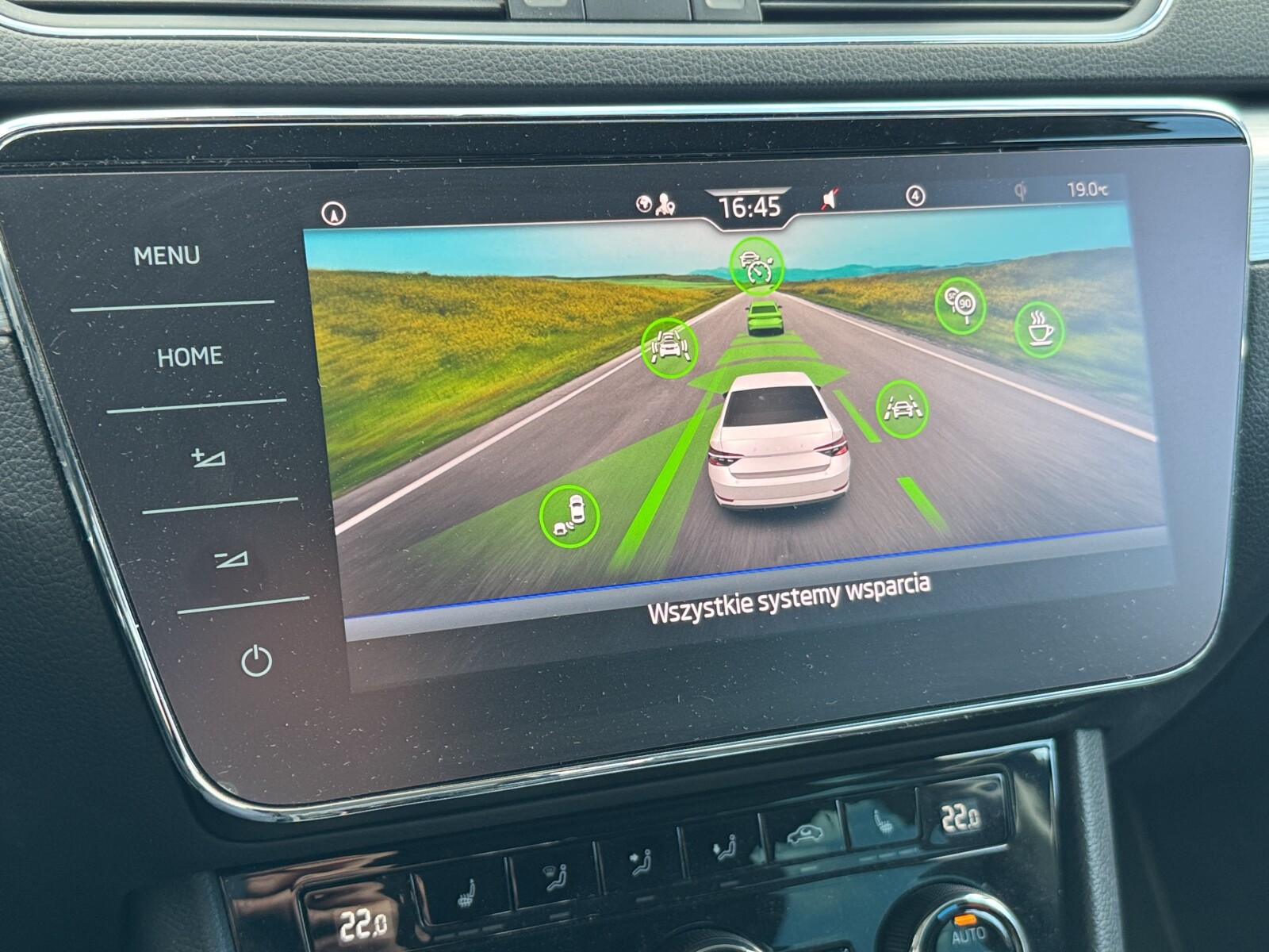 Škoda Superb Combi - zdjęcie 32