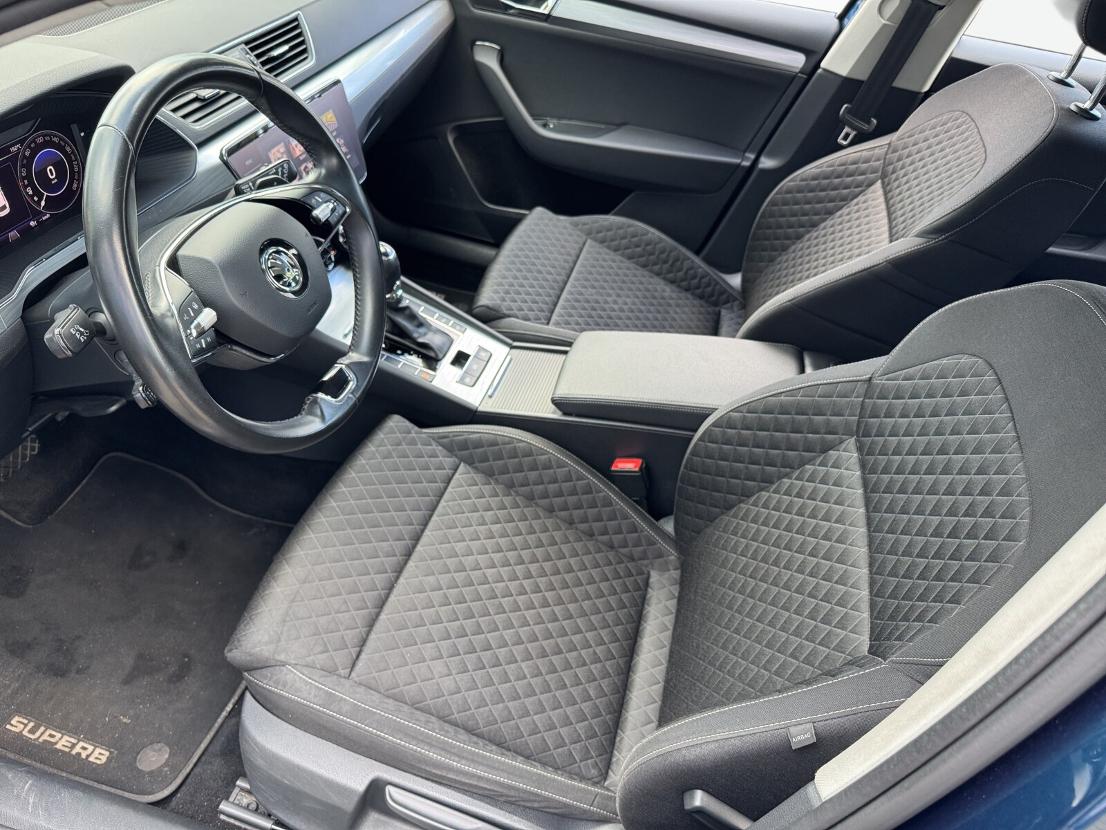 Škoda Superb Combi - zdjęcie 10