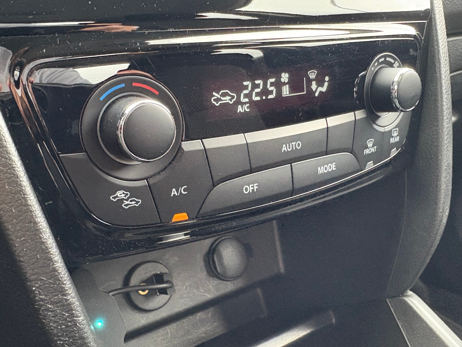 Suzuki Vitara - zdjęcie 24