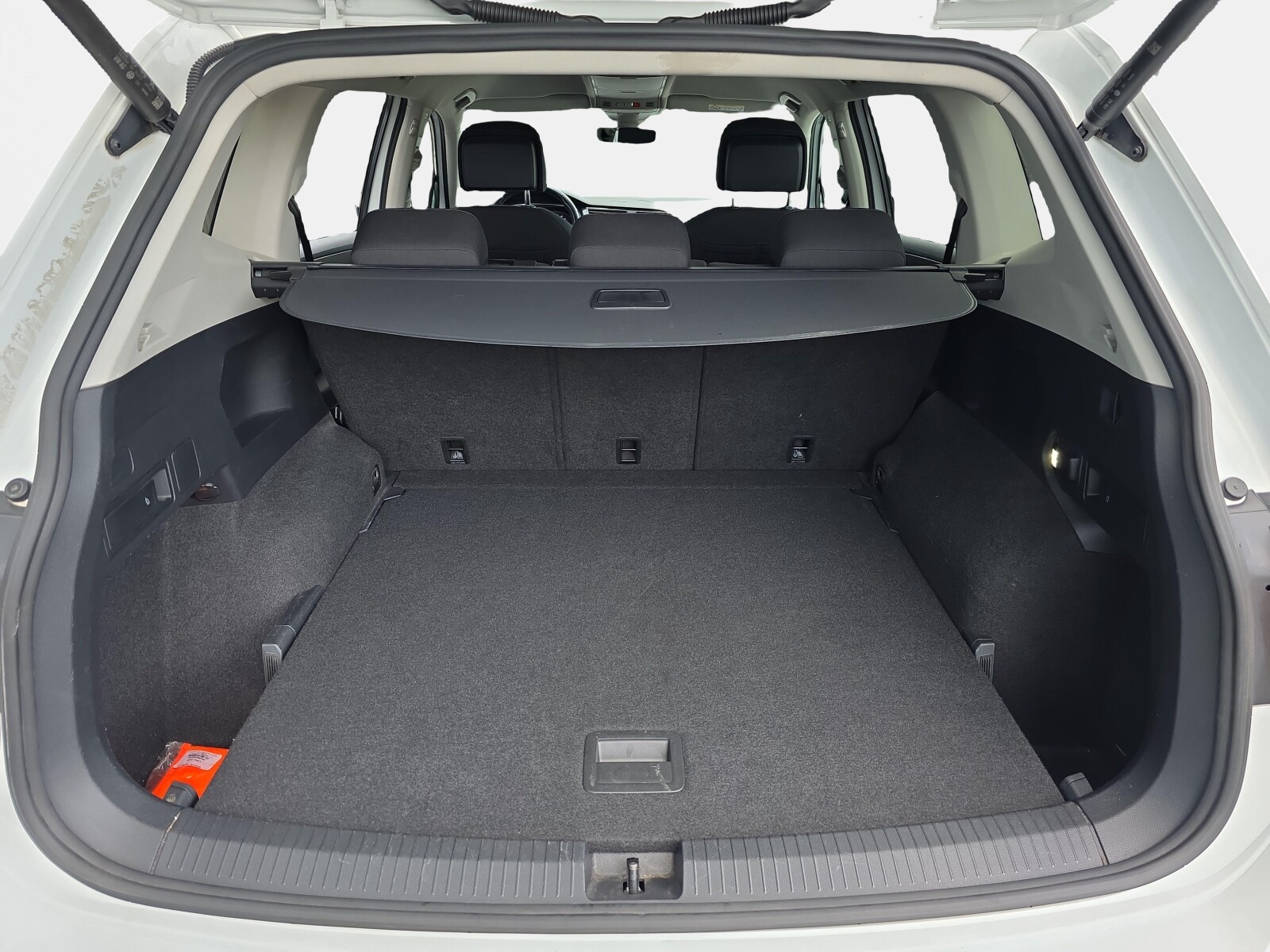 Volkswagen Tiguan Allspace - zdjęcie 31