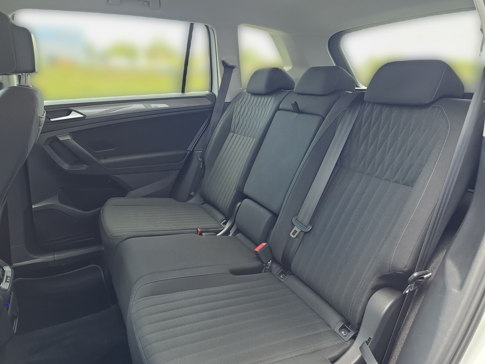 Volkswagen Tiguan Allspace - zdjęcie 28