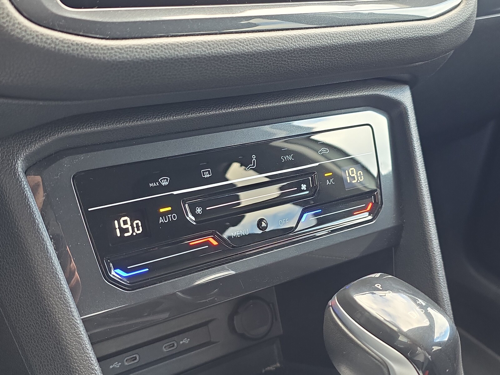 Volkswagen Tiguan Allspace - zdjęcie 25